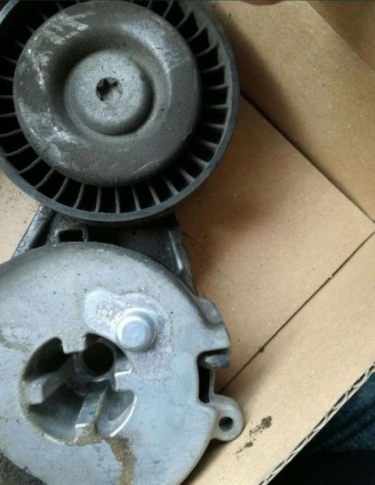 Intinzator alternator Audi A4 B8 dupa 2008 original stare f buna