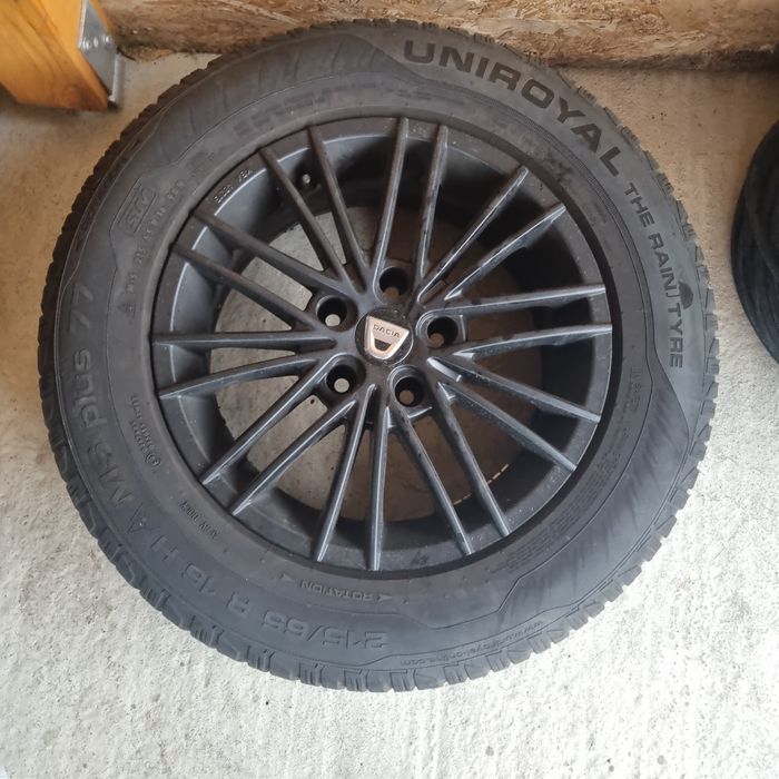 Vând jante aliaj Duster 215/65/16 echipate de iarna
