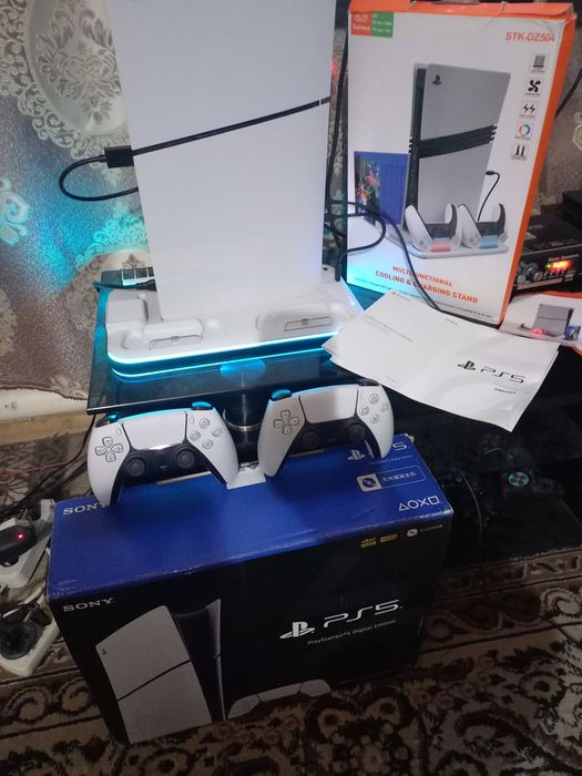 PS5 slim ideal yangi 1TB hotira 17 o'yini bor 2 original djoystik bor