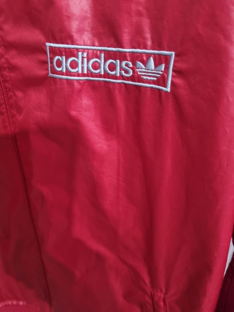 Jacheta adidas firma nou