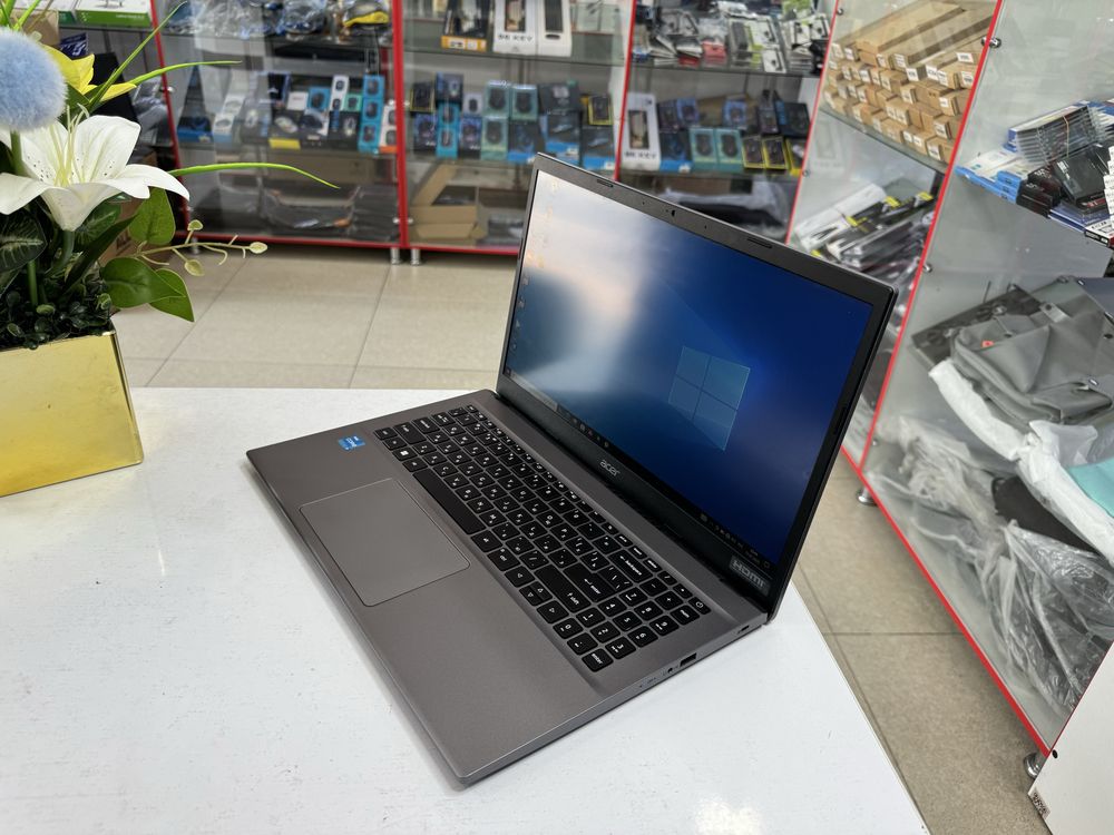 Yangidek core i3-12 8/256 ssdlik ideal holatda IT va dasturlash uchun