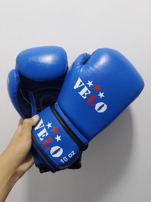 продам боксерские  перчатки вело