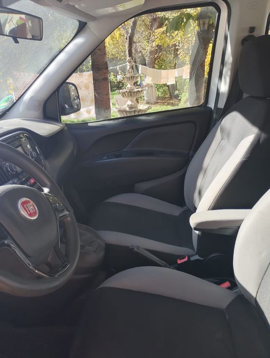 Vând Fiat Doblo de persoane