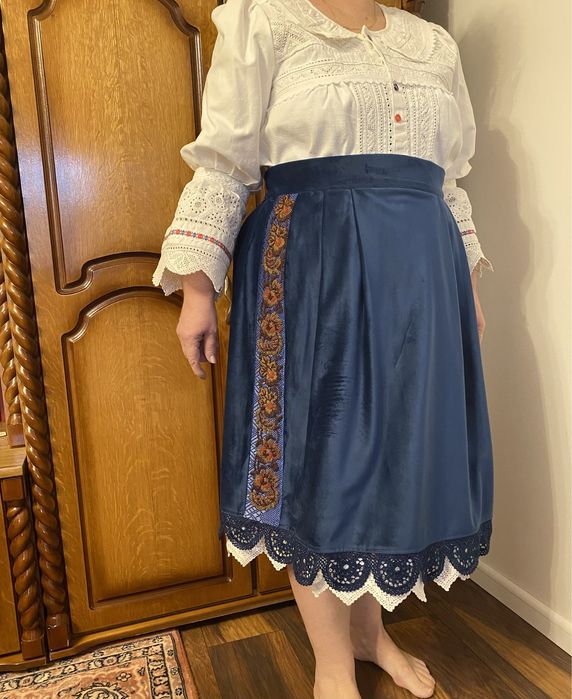 Costum popular cu zadie