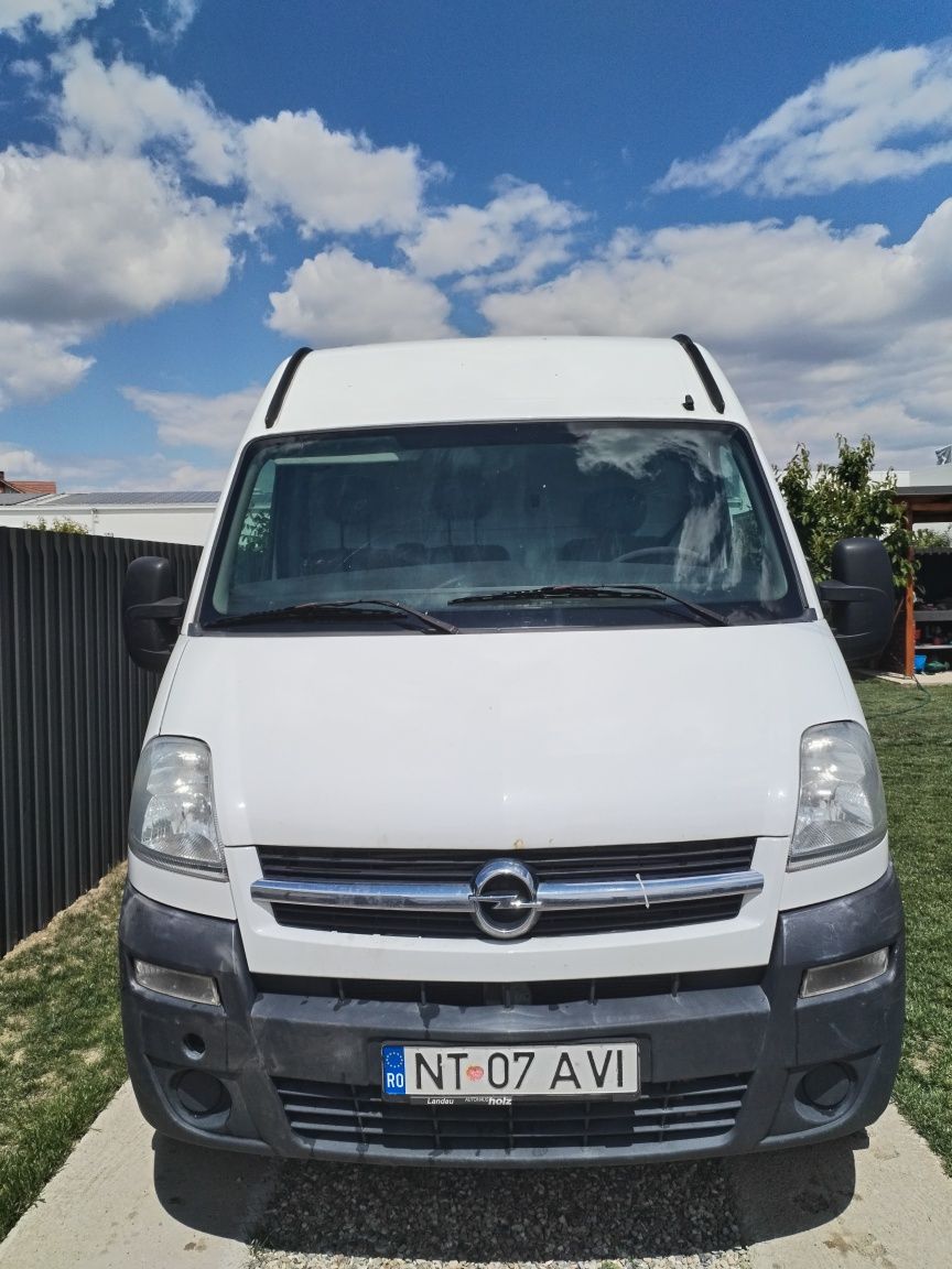 Autoutilitara Opel Movano