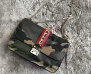 Оригинална чанта на Valentino Garavani Rockstud