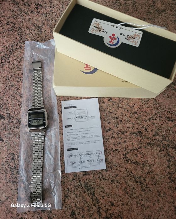 Ceas Elecronic cu Încărcare Solară (Nou)