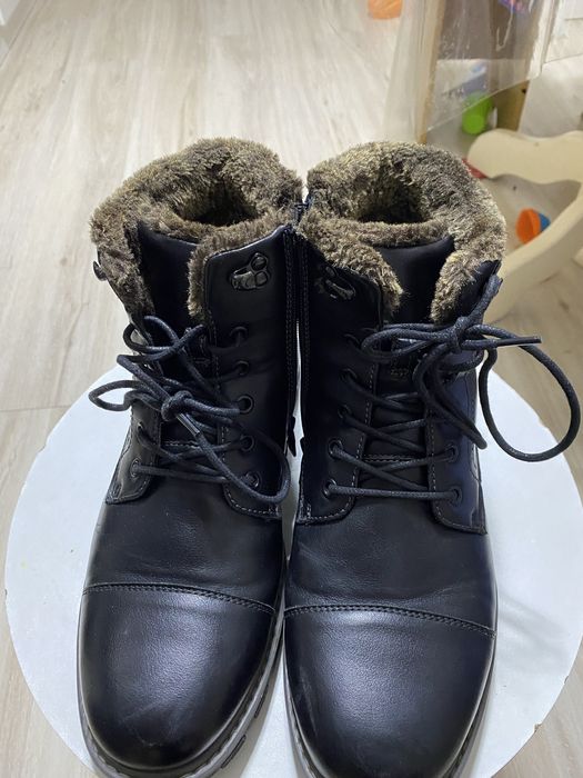 Продам новые ботинки состояние идеальное