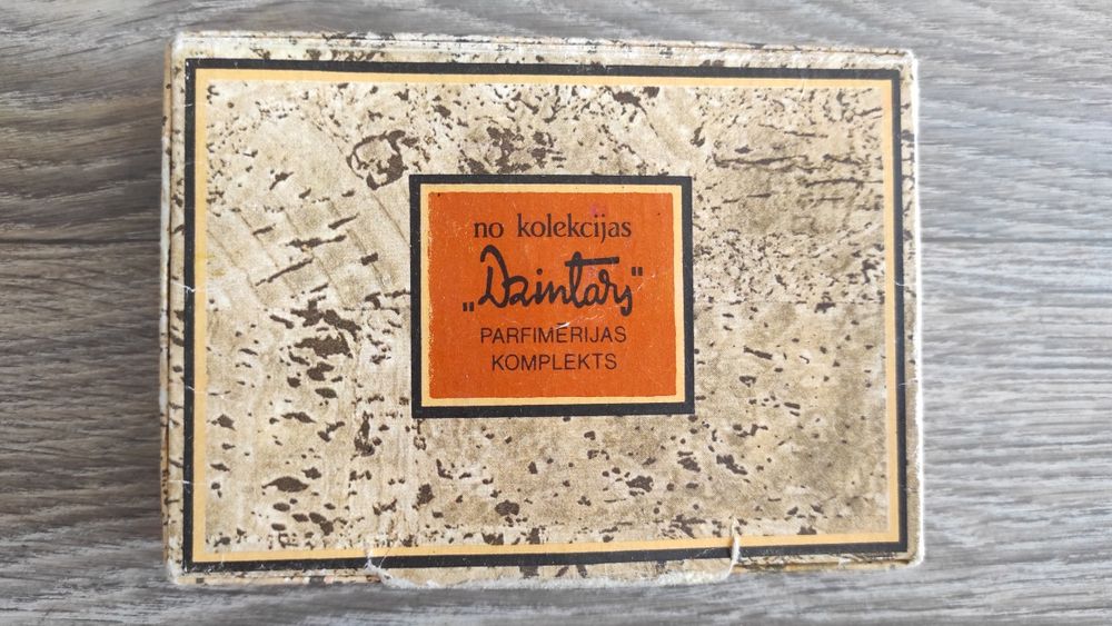 Продам духи Dzintars