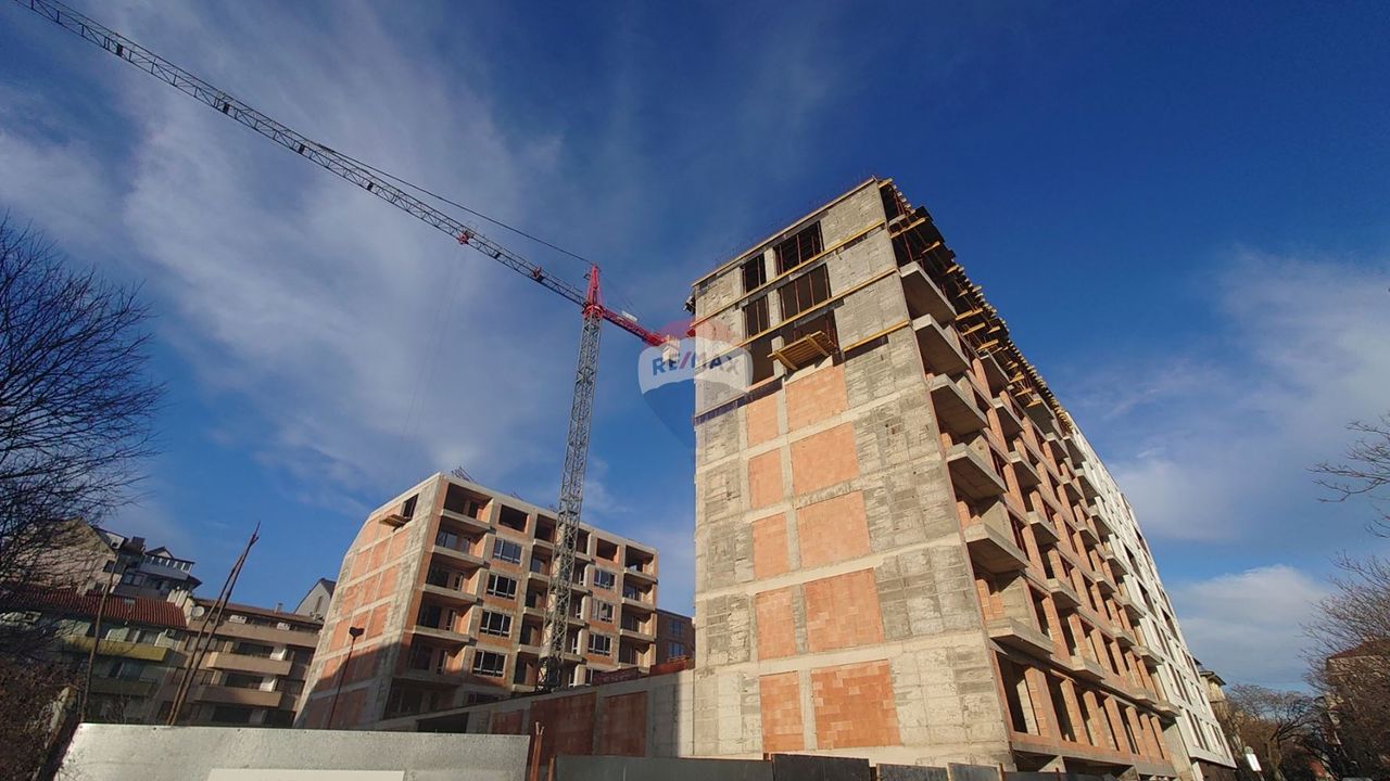 Продава се Тристаен апартамент в Варна, Централна поща - 119 кв.м за 1639 €/кв.м - Снимка #4