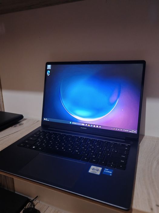 Ультрабук Huawei Core i3-1215