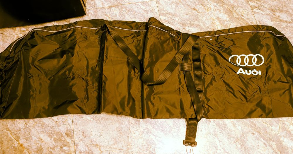 Husa skiuri/snowboard orginilala Audi