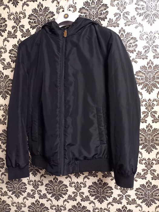 Мужская осенняя темно - синяя куртка- ветровка с легким синтепоном