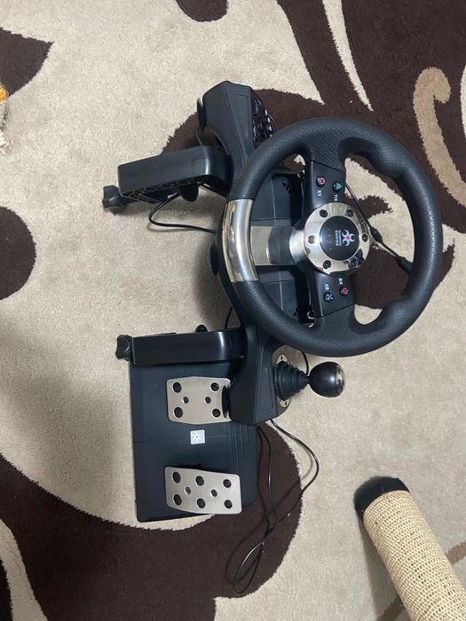 Volan  gaming nou nouț