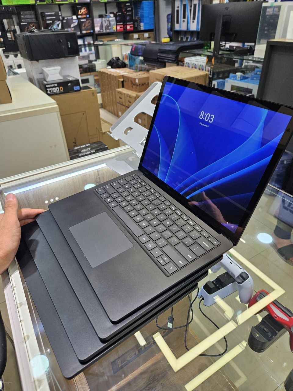 Nomi: Microsoft Surface