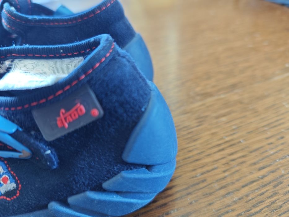 Детски пантофи за момче