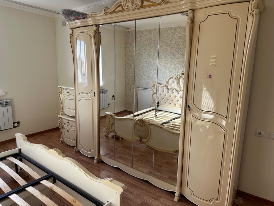 Спальный гарнитур