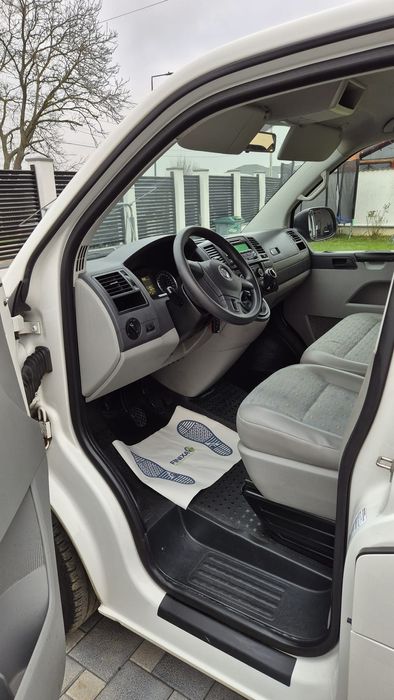 VW Transporter T5 2.0 Diesel 8+1 Locuri