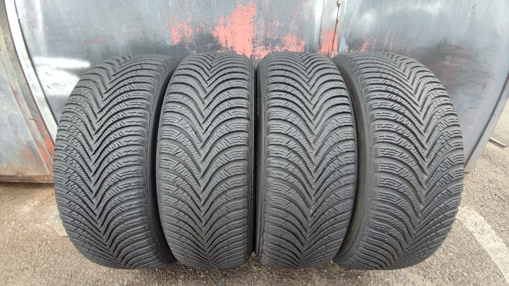 4бр. зимни гуми 205/60/16 Michelin Alpine 5
dot21
8mm
Добро състояние