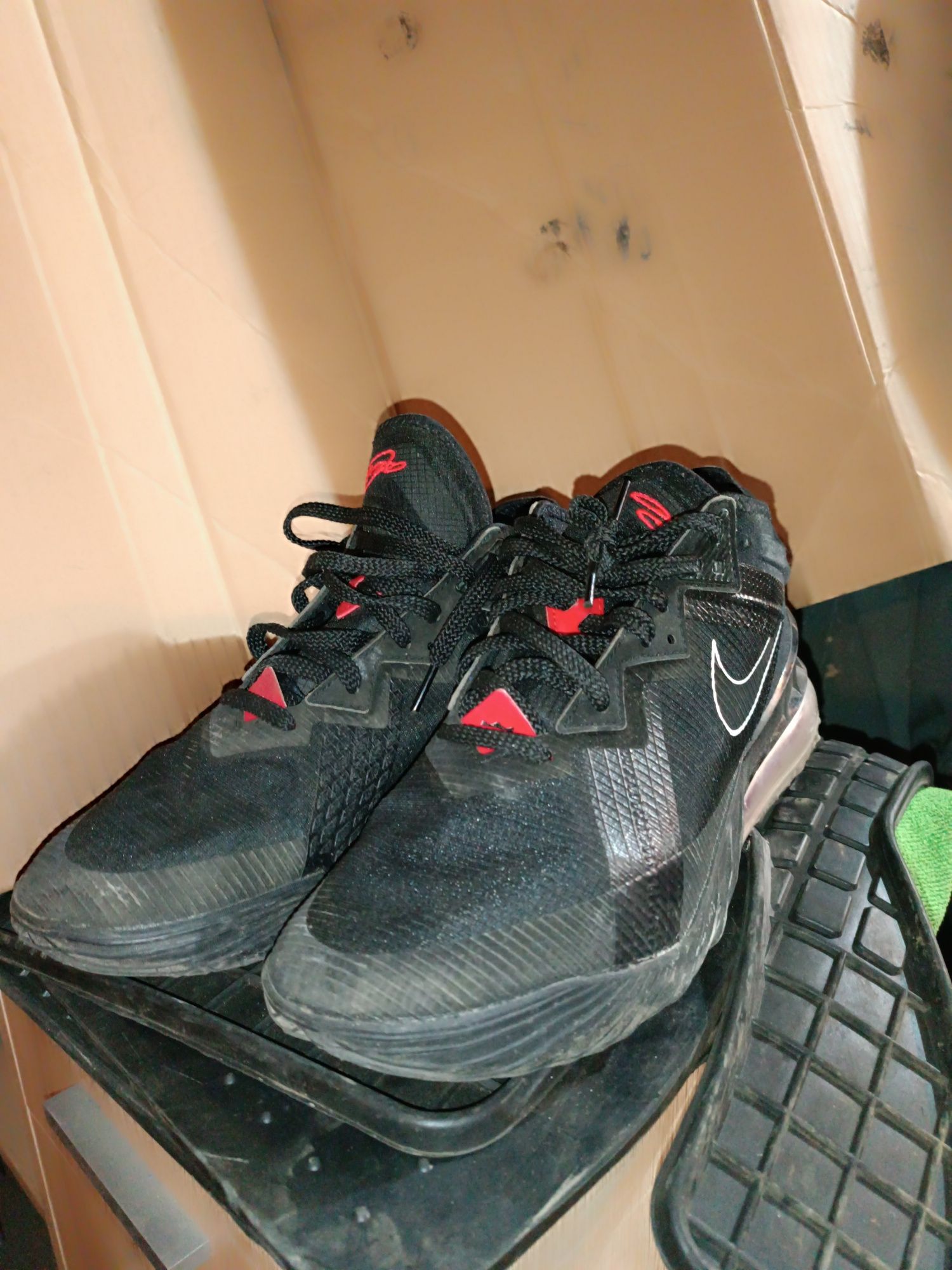 Обувки за баскетбол Nike Lebron XVIII