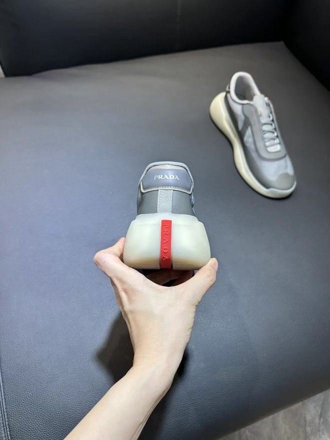 Мъжки обувки Prada