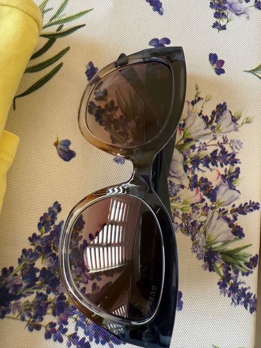 Дамски слънчеви очила Guess