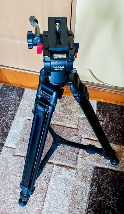 Trepied pentru camere video profesionale in stare impecabila