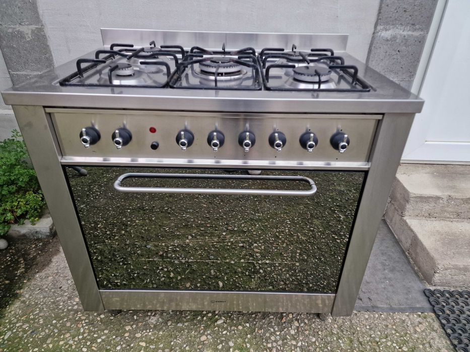 INDESIT | aragaz pe gaz 5 ochiuri 90/60, 90 cm gratare fonta, Inox