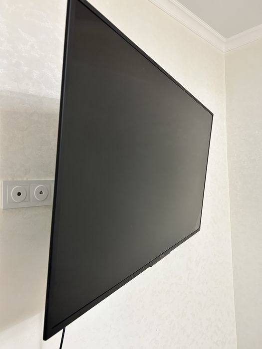 Телевизор SONY с подвеской