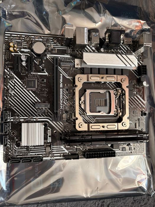 Placa de baza, memorie ram, cooler.