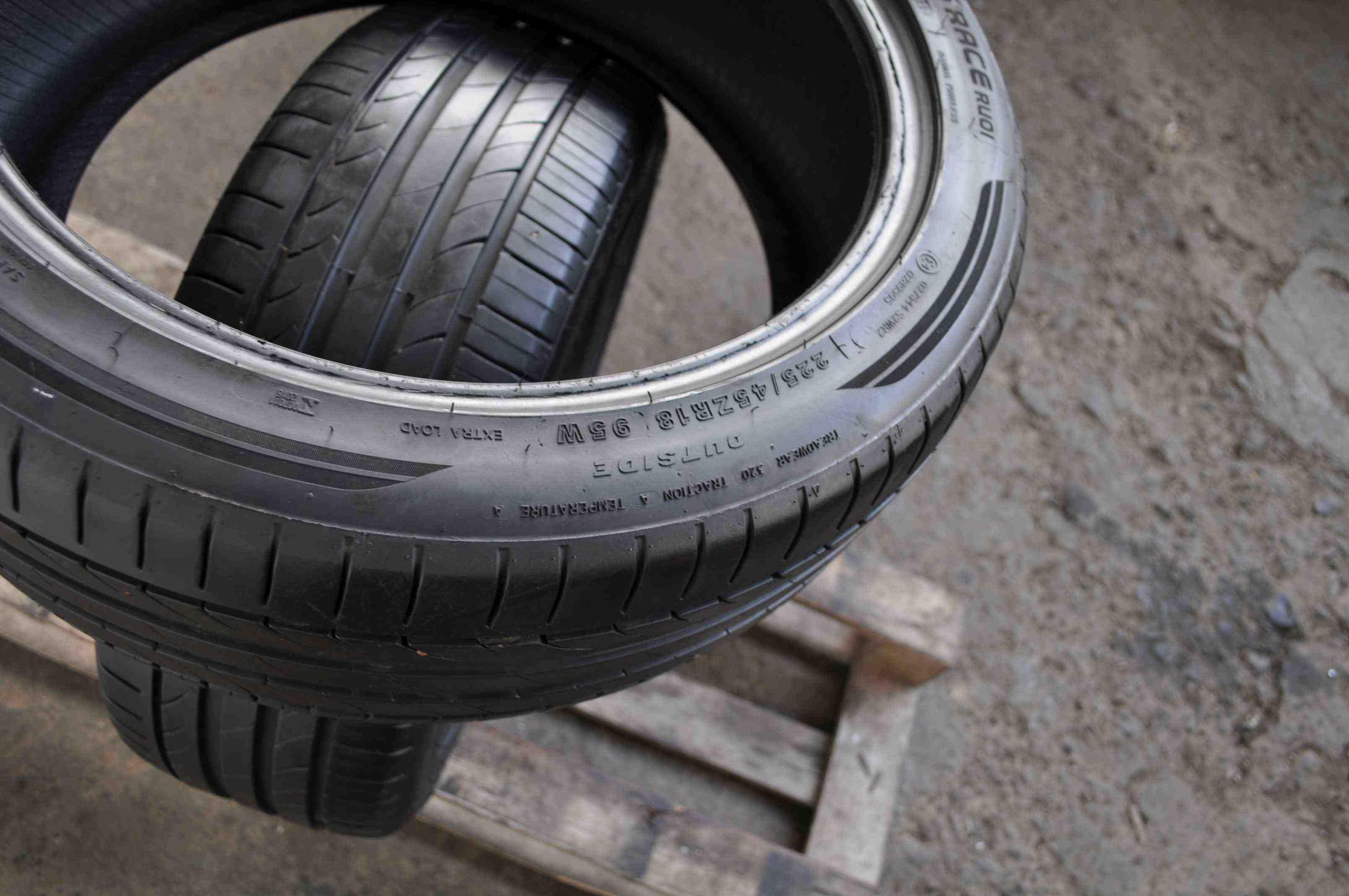 SET 2 Anvelope Vara 225/45 R18 ROTALLA Setula Race RU01 95W