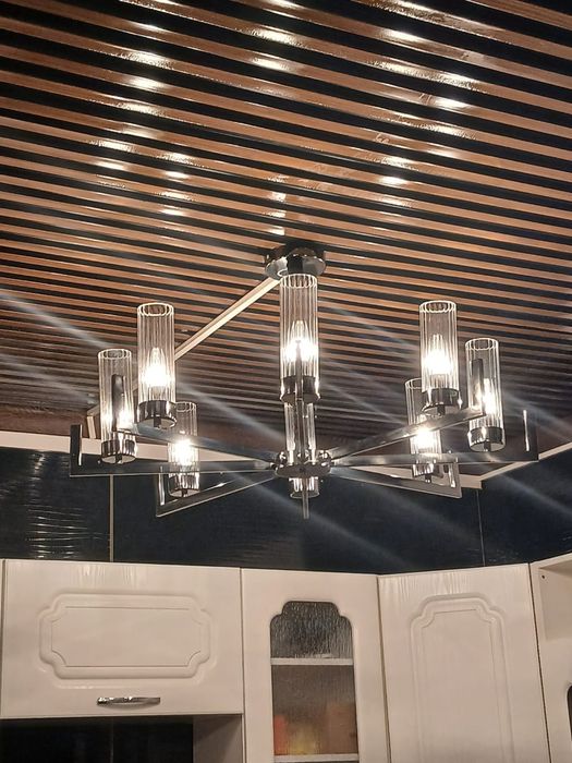 Люстры 4 штуки новые