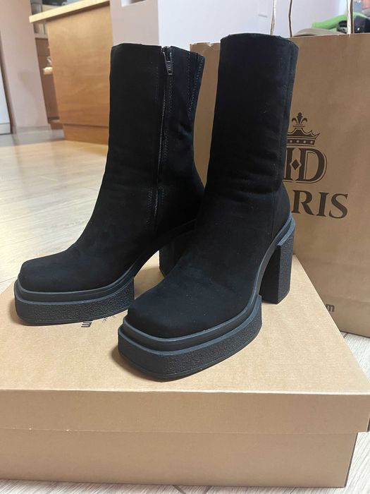 боти на "дарис" от естествен велур; допълнителни снимки - по желание;