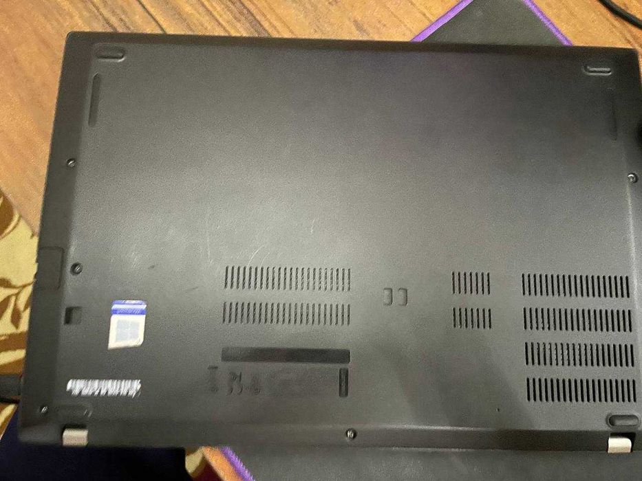 Lenovo ThinkPad T480s — надёжный и лёгкий ноутбук для работы и учёбы.