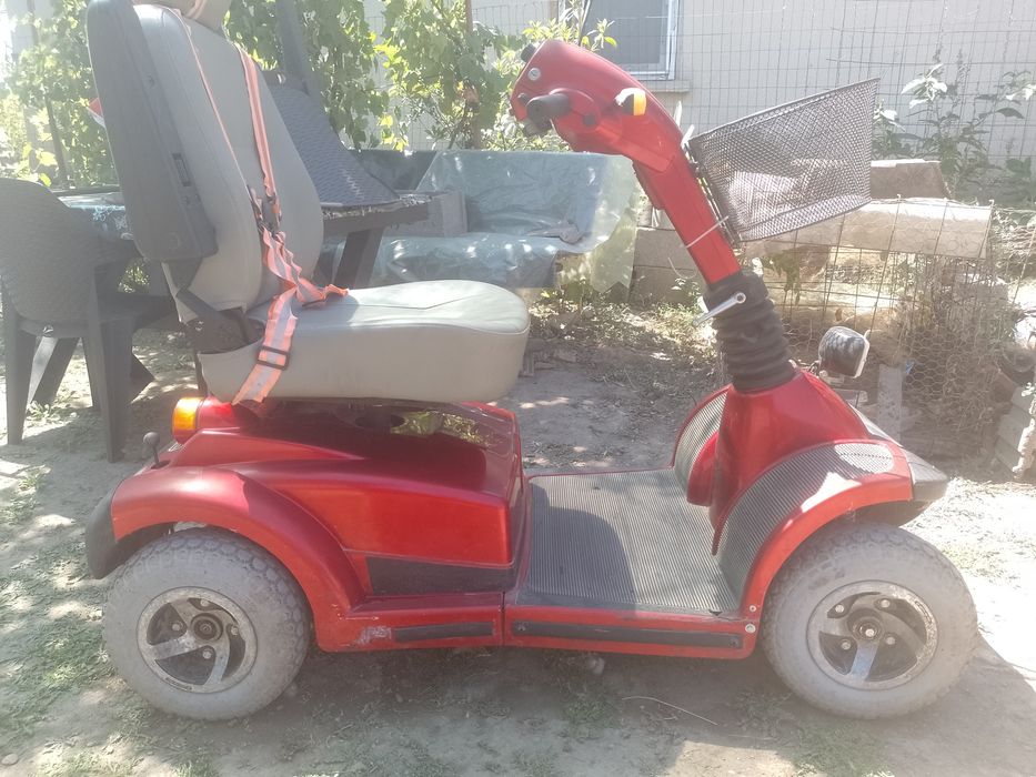 Mobil  electric pentru persoane care se deplasează greu