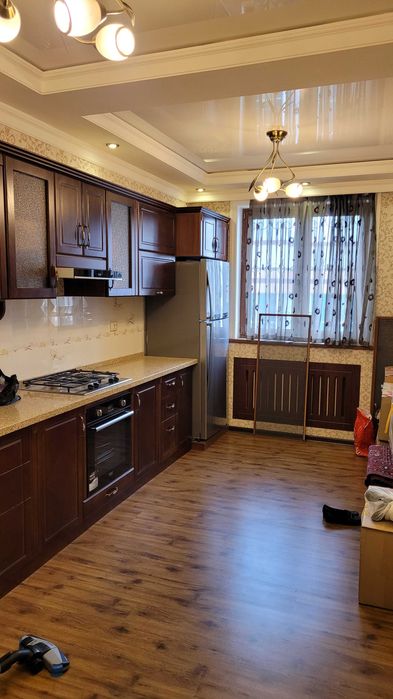 2-комн  кв  Шахристанском в Банковсковском доме  83 м2