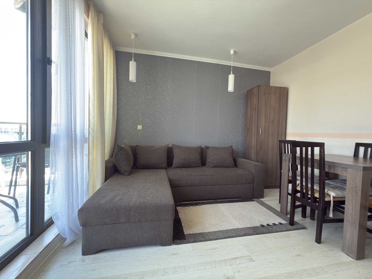 Продава се Двустаен апартамент в к.к. Слънчев бряг - 78 кв.м за 1000 €/кв.м - Снимка #2