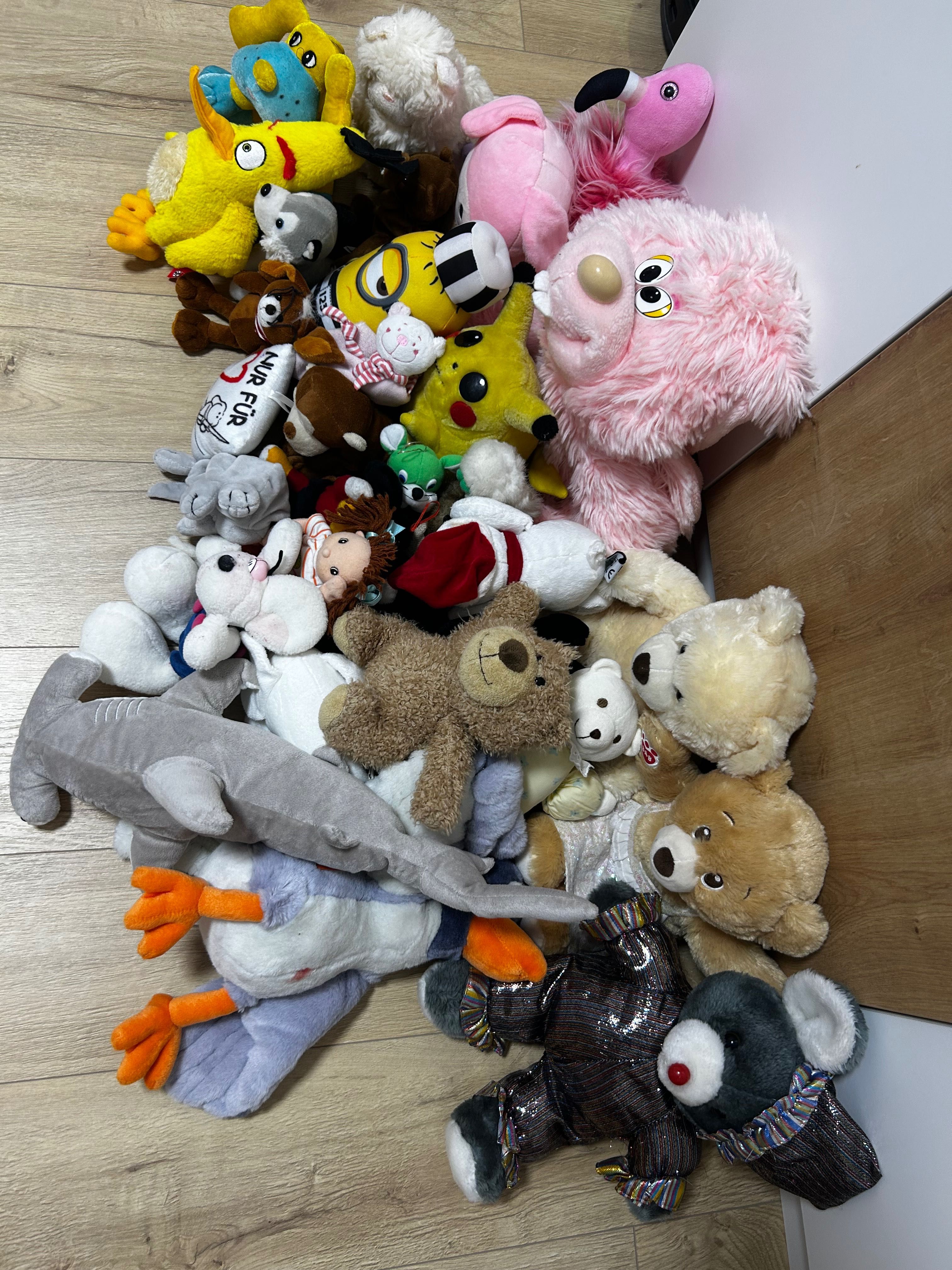 Лот плюшени играчки