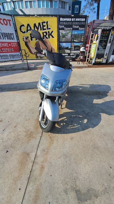 Продавам скутер ямаха