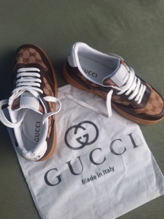 Продавам обувки марка Gucci номер 43. Нови!