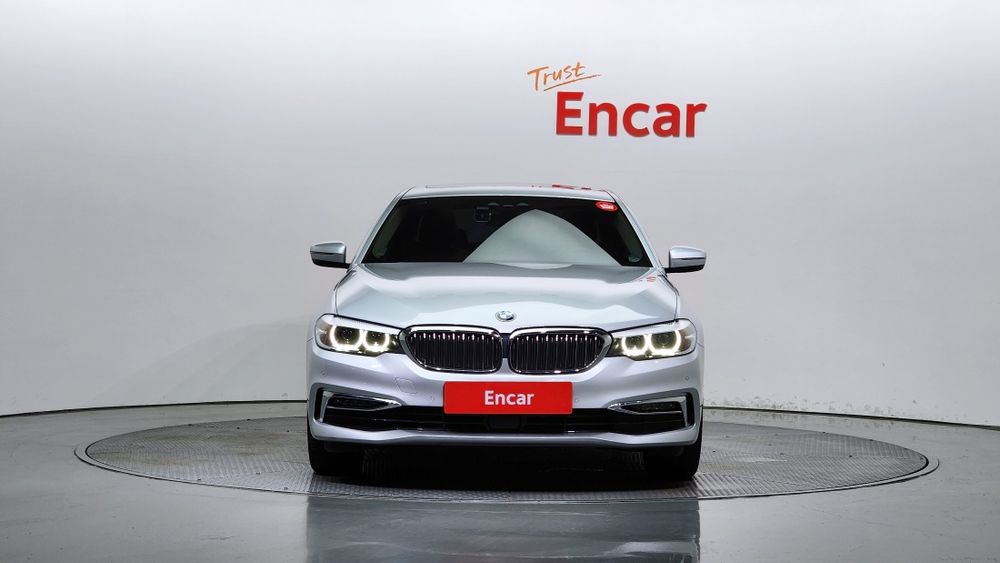 BMW 5-Series 520i Luxury