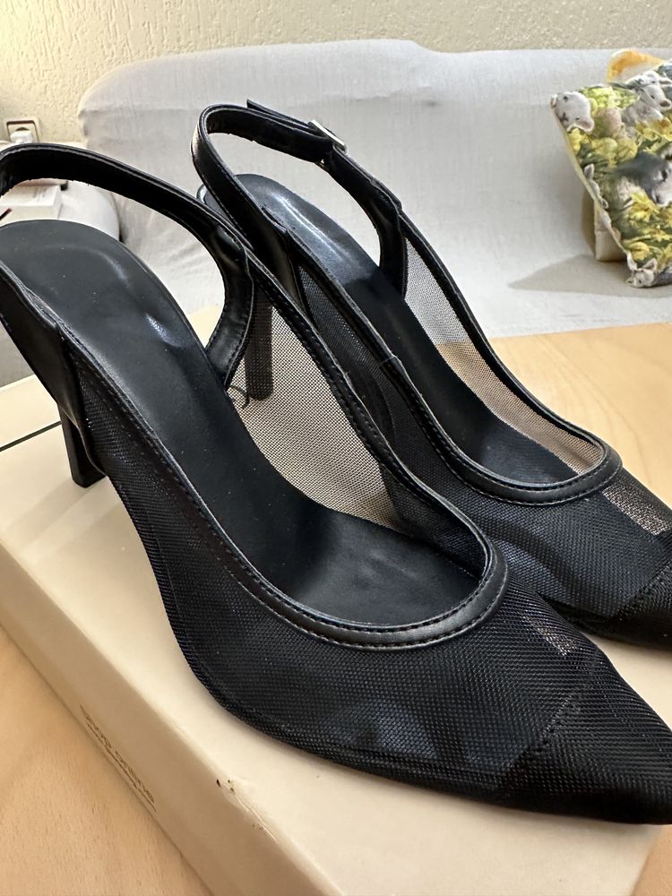 Дамски черни обувки размер  36