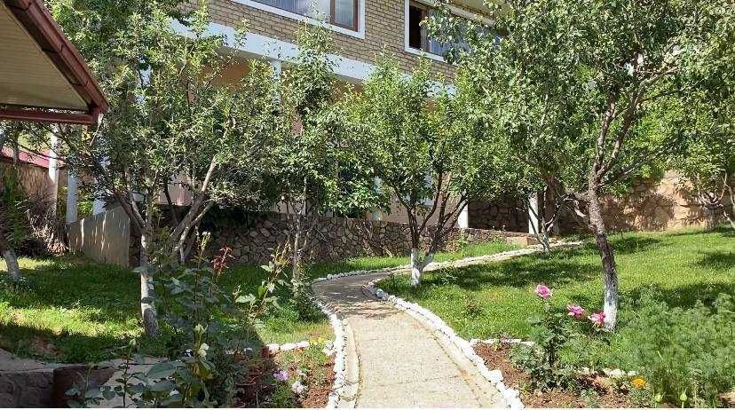 Загородная Недвижимость в Чимгане — 13,6 соток под Бизнес