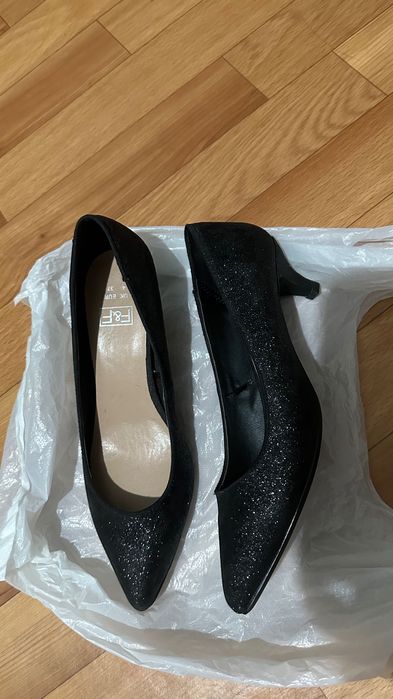 Продам ботинки осенние