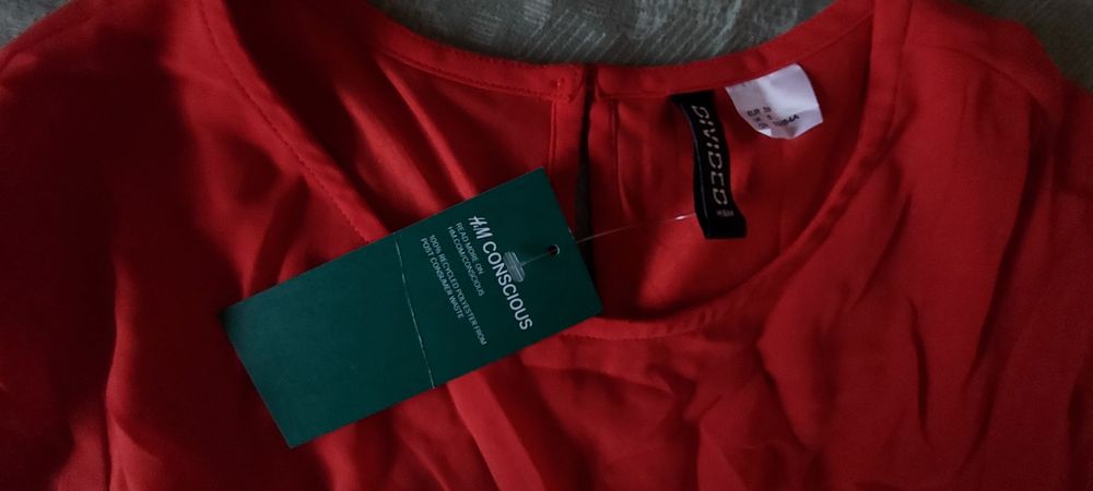 Rochie  cu fronseuri rosie dama Hm 36