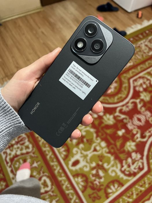 Vand telefon HONOR 400