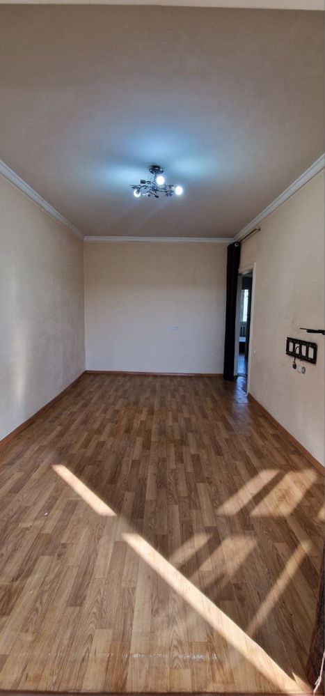 Продается 2/5/5 юнусабад 17 Болшая прихожа . Ипотека