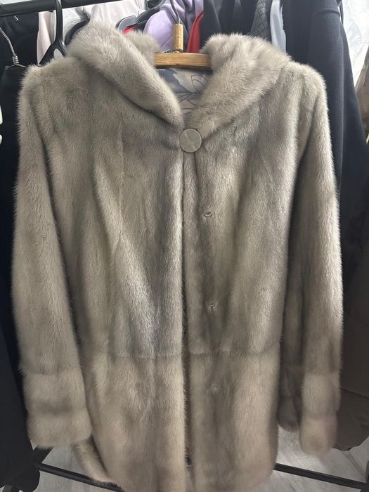 Шуба из голубой норки