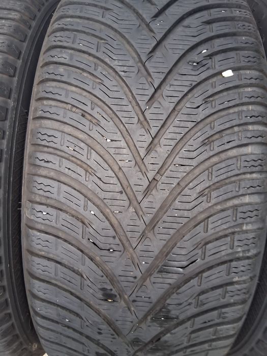 215 45 17 KLEBER 4броя зимни