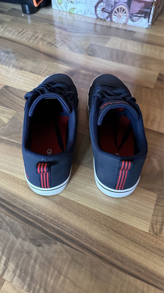 Маратонки adidas